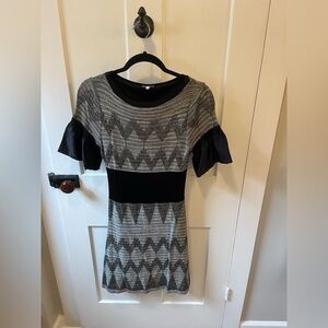 Vintage Karen Millen England Black Grey Zig Zag Frill Sleeve Knit Dress Size 3